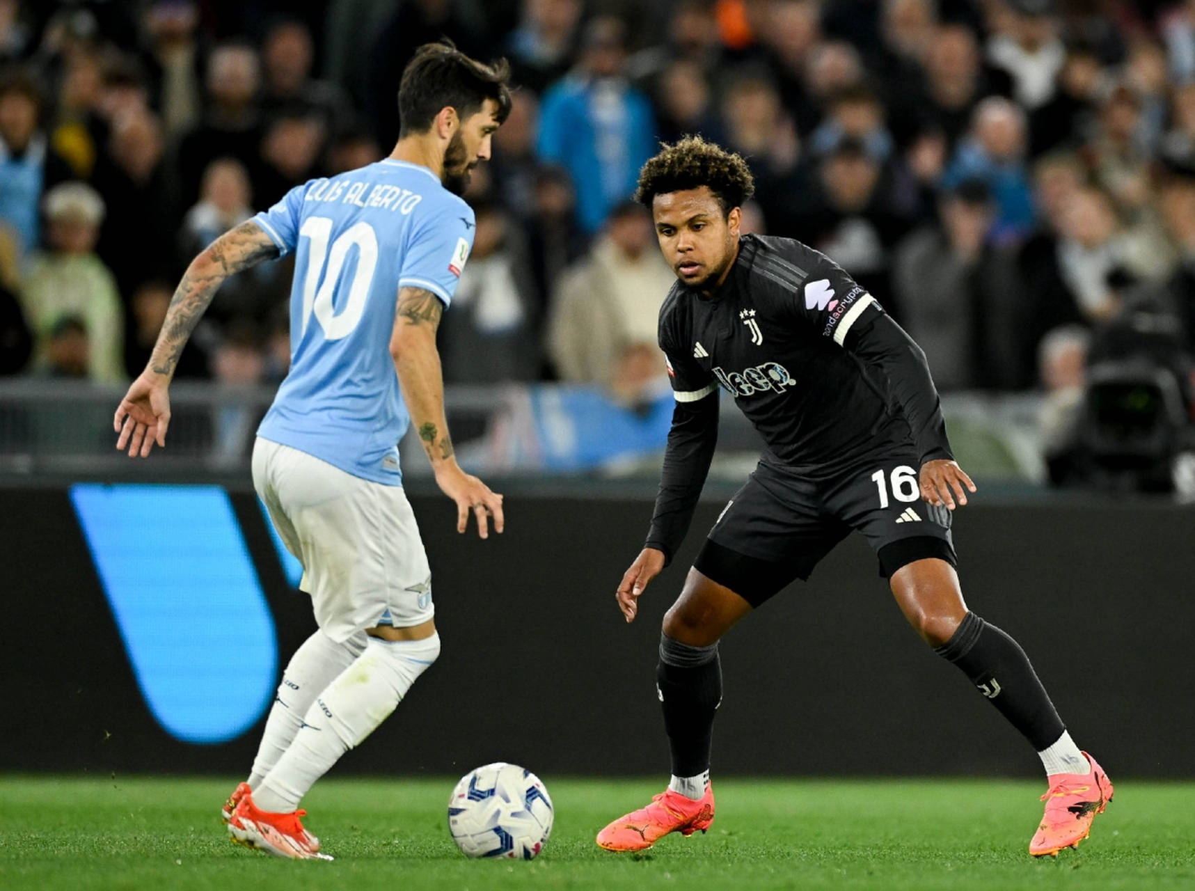 窗口期体能课后,那不勒斯迎来里程碑备战意大利杯,引发热议,高层口径保持一致 窗口期体能课后,那不勒斯迎来里程碑备战意大利杯,引发热议,高层口径保持一致